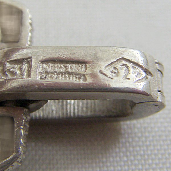 (b1264)Silver bracelet with square links.